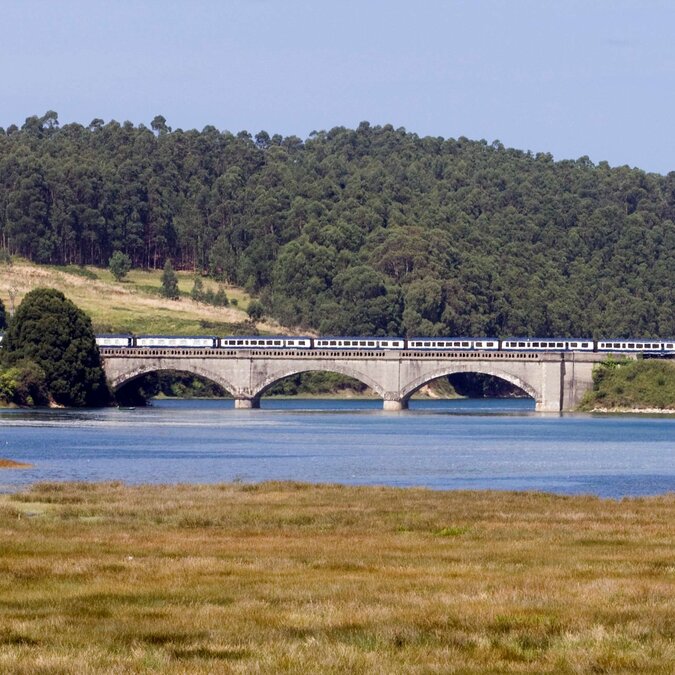 El Transcantabrico - Costa Verde Express | © RENFE