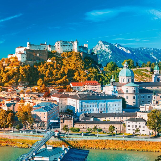 Skyline avec la forteresse Hohensalzburg en été | © Shutterstock 717298270
