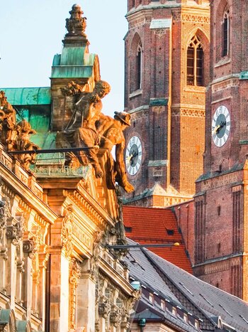 Strassenzug Frauenkirche | © fottoo - Fotolia.com