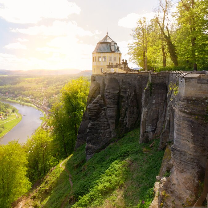 Festung Königstein grüne Landschaft, deutsch | © Shutterstock 1540591910