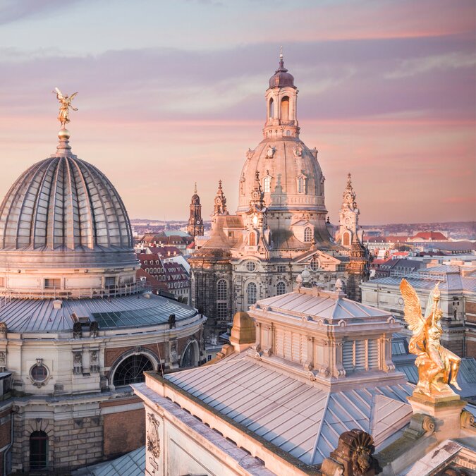 Blick auf die kuppel der Frauenkirche über Dresden | © Tomy Heyduck