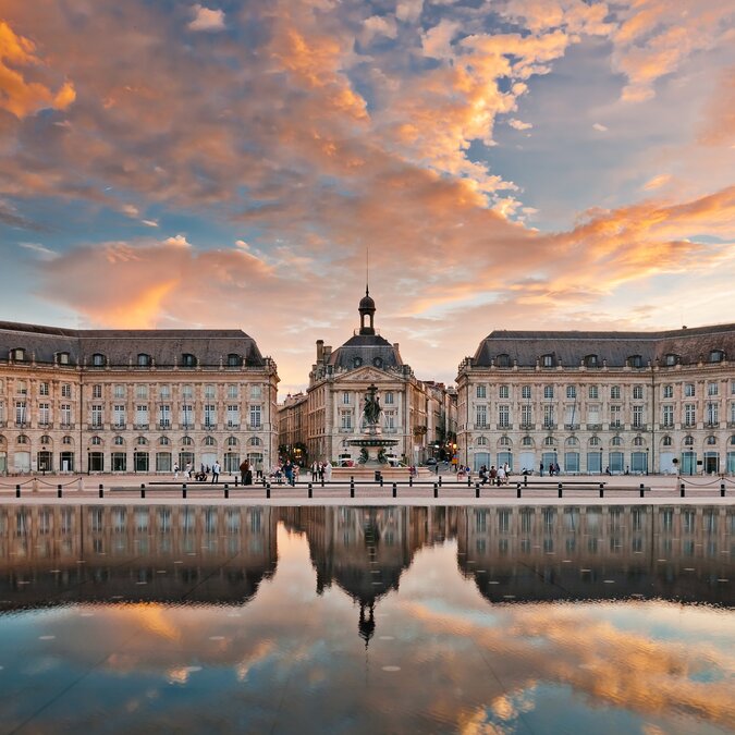 Place de la Bourse in Bordeaux | © shutterstock_124255273