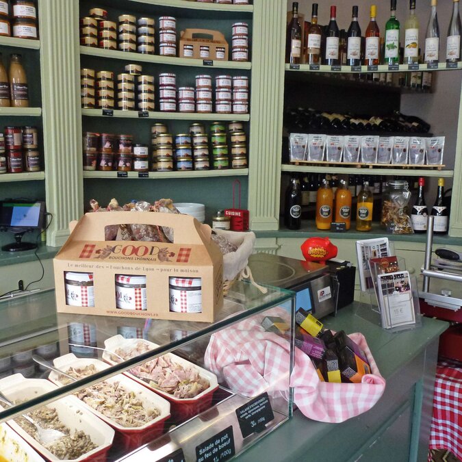 Small French shop in Lyon | © Frantour / cru
