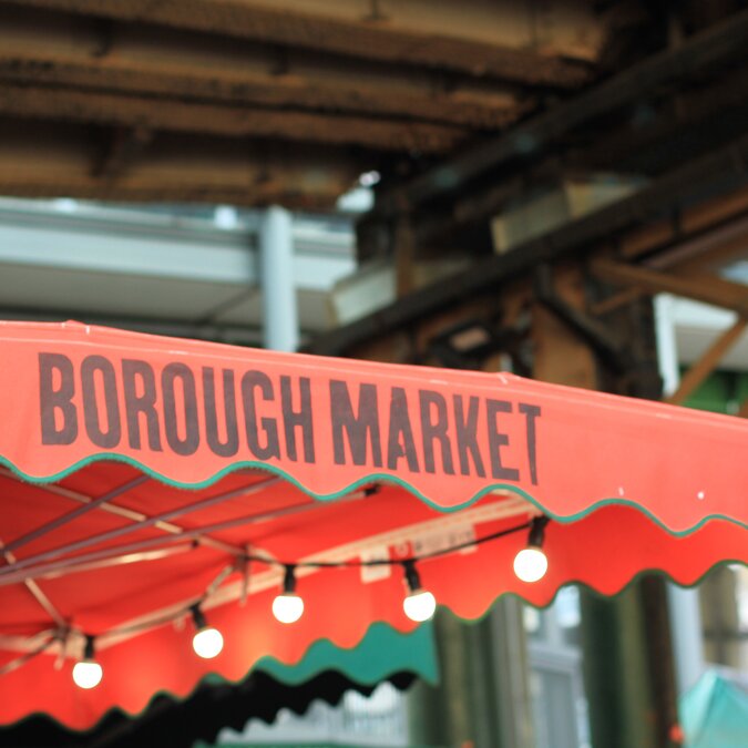 Borough Markt. Straßenlebensmittelmarkt. Markt im Freien. | © Shutterstock 386286283