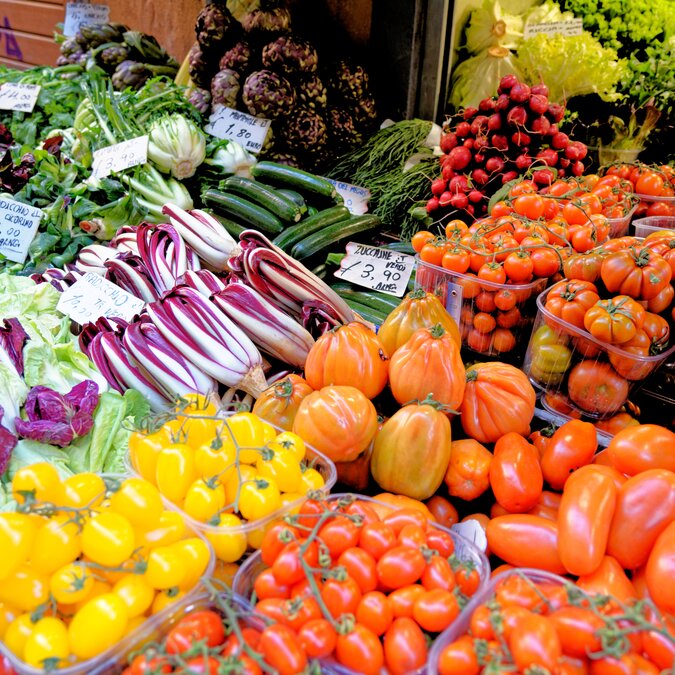 Frisches Gemüse im Mercato | © Shutterstock 2142732651